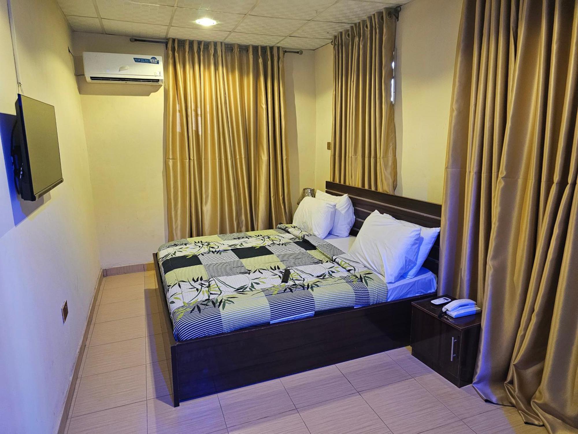 Bmh Hotel & Suites Ibadan Exterior photo